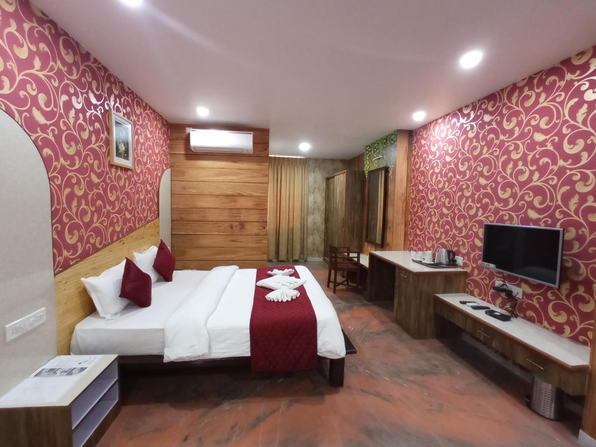 Hotel Blooming Soul Kolhapur Zewnętrze zdjęcie